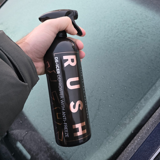 Antivries spray auto – werkt het echt? Dit moet je weten voordat je sprayt