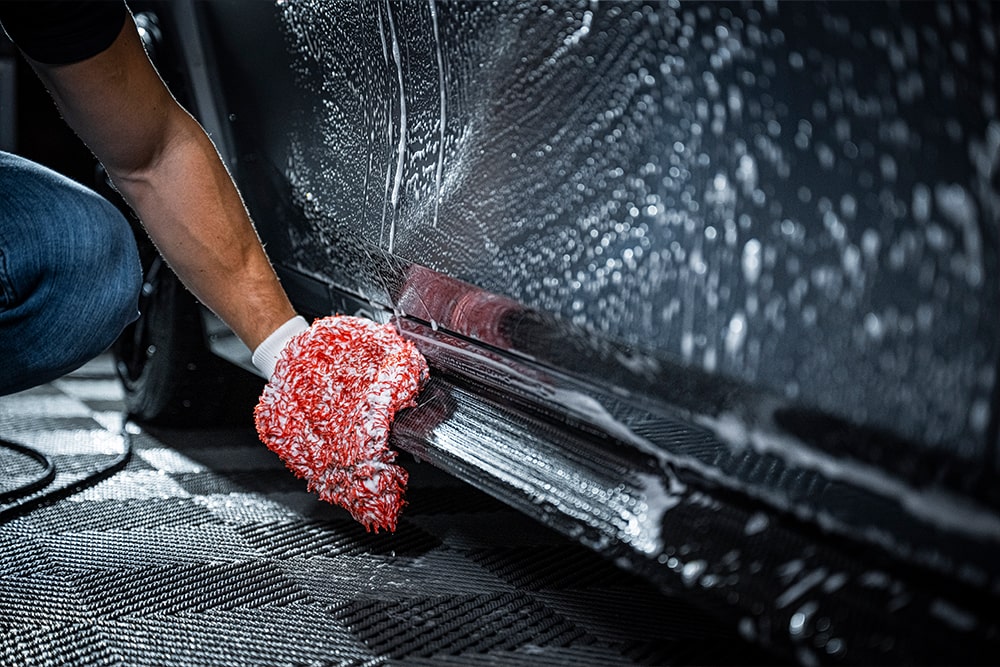 Je auto polijsten en zo laat je hem ook gelijk glanzen.