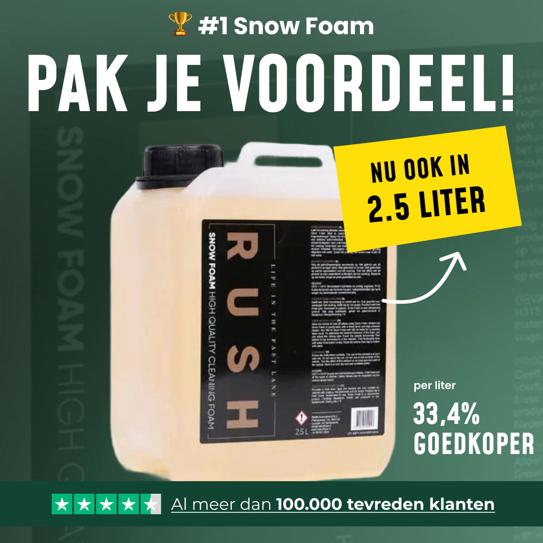A 2,5-liter Snow Foam container is shown with Dutch text highlighting its new size, 33.4% savings per liter, and that over 100,000 customers are satisfied.